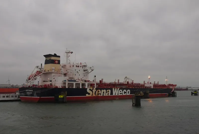 SHANDONG ZIHE Tanker IMO 9261657 photo 3