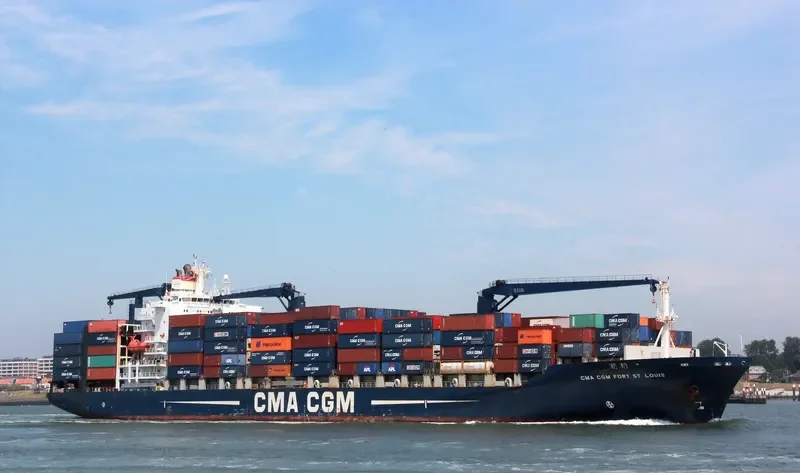 CMA CGM FORT ST LOUIS Container Ship IMO 9261889 photo 7
