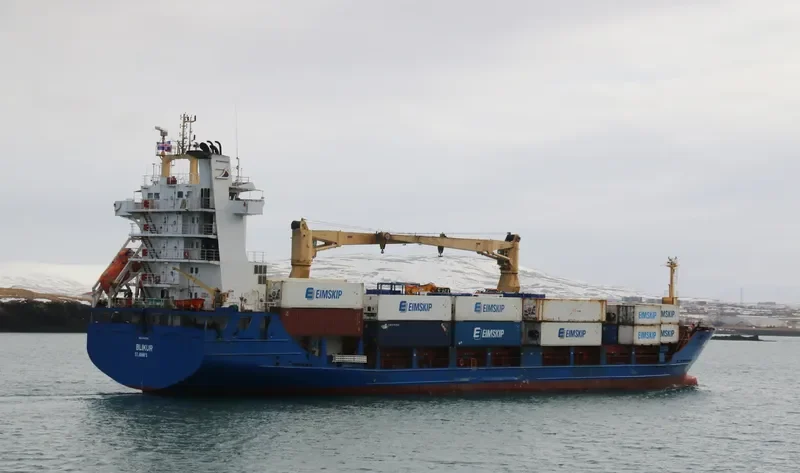 JULIAN Container Ship IMO 9261994 photo 3