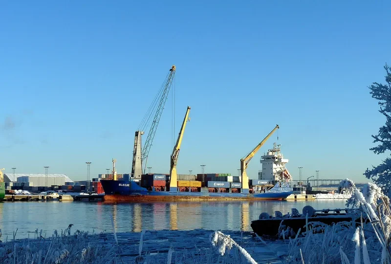 JULIAN Container Ship IMO 9261994 photo 7