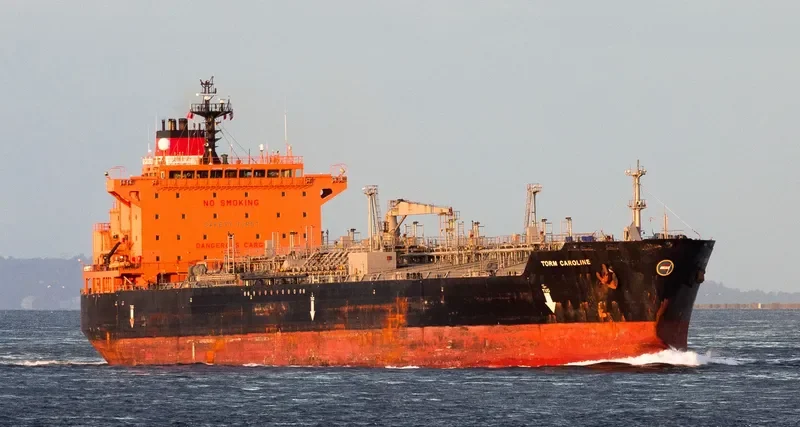 TORM CAROLINE Tanker IMO 9262091 photo 2