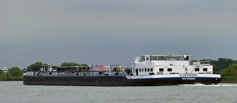 VLISSINGEN Tanker IMO 9263033 photo 2
