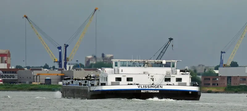VLISSINGEN Tanker IMO 9263033 photo 3