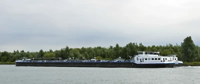 VLISSINGEN Tanker IMO 9263033 photo 4