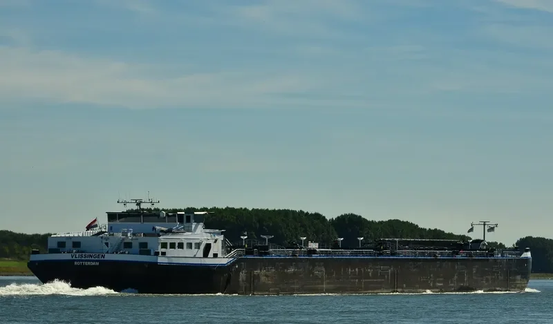 VLISSINGEN Tanker IMO 9263033 photo 10