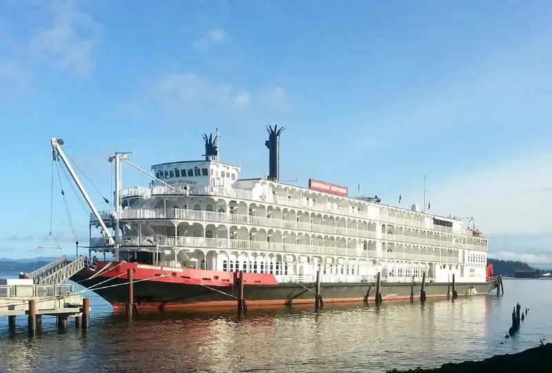 AMERICAN EMPRESS Passenger Ship IMO 9263538 photo 4