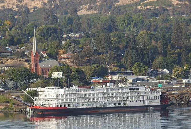 AMERICAN EMPRESS Passenger Ship IMO 9263538 photo 8