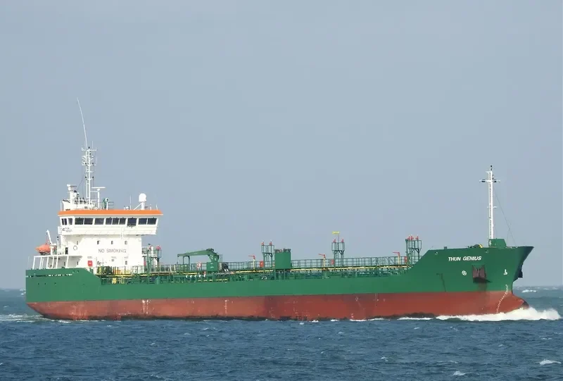 THUN GENIUS Tanker IMO 9263605 photo 4