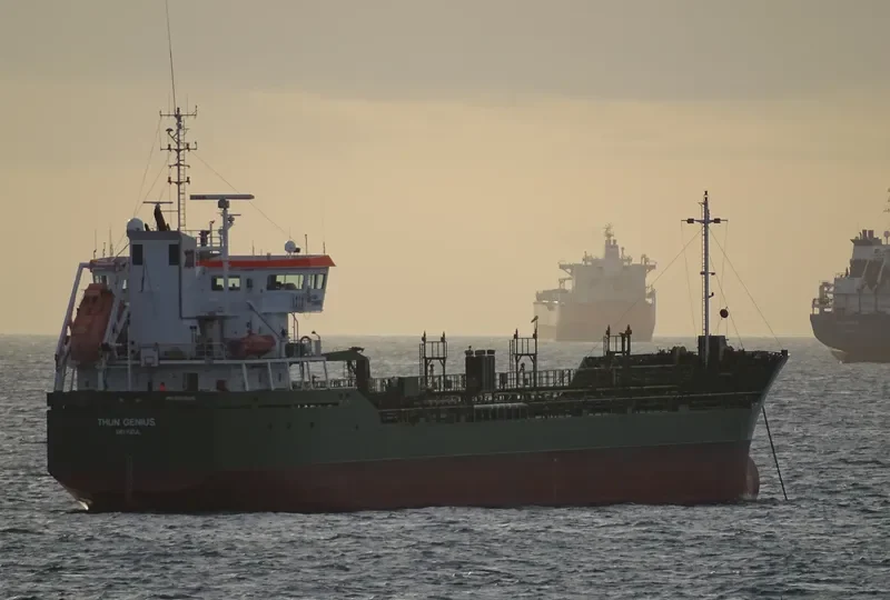 THUN GENIUS Tanker IMO 9263605 photo 5