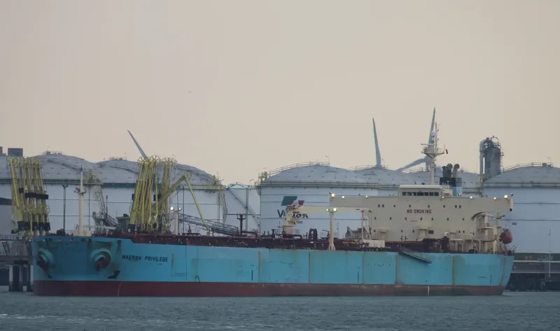 AZIMUTH Tanker IMO 9263643 photo 5