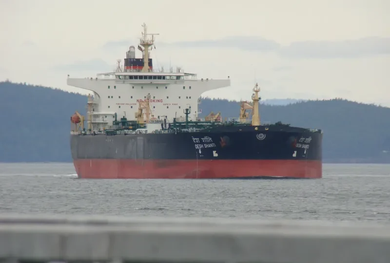 DESH SHANTI Tanker IMO 9263746 photo 4