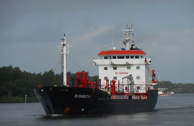 ELISABETH J Tanker IMO 9264116 photo 5
