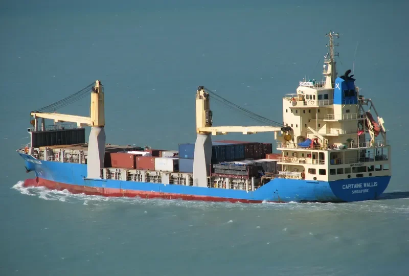 CAPITAINE WALLIS Container Ship IMO 9264207 photo 2