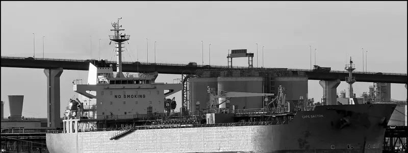 CAPE BACTON Tanker IMO 9264283 photo 4