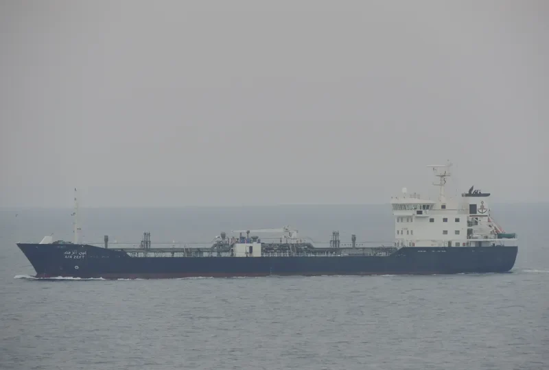 AIN ZEFT Tanker IMO 9265380 photo 3
