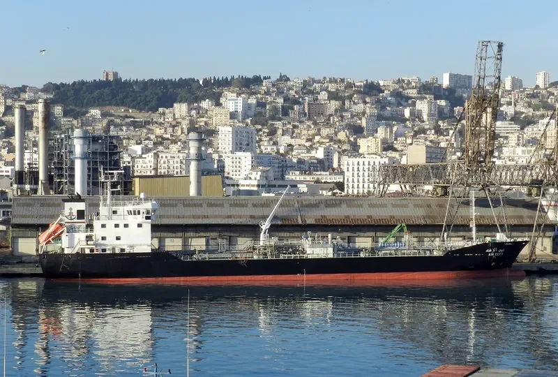 AIN ZEFT Tanker IMO 9265380 photo 4