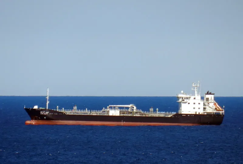 AIN ZEFT Tanker IMO 9265380 photo 5