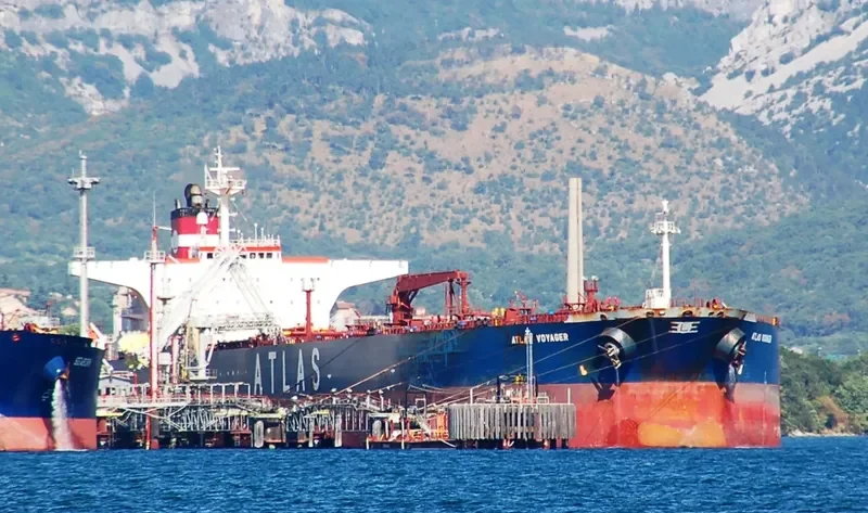 ATLAS VOYAGER Tanker IMO 9265744 photo 10