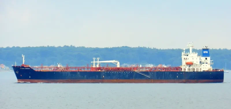 JOHNNY TRADER Tanker IMO 9265885 photo 10