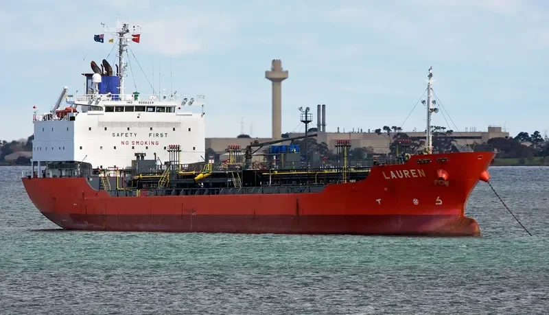LAUREN Tanker IMO 9266229 photo 3
