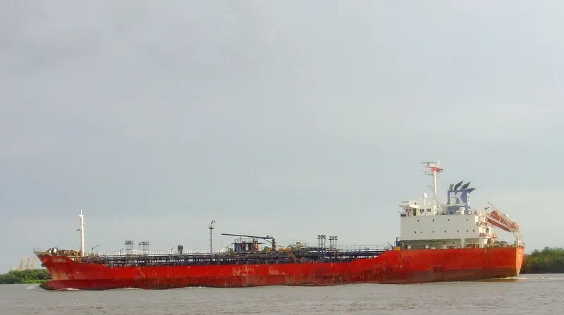 LAUREN Tanker IMO 9266229 photo 6