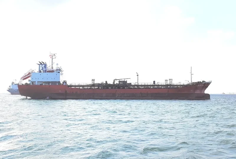 LAUREN Tanker IMO 9266229 photo 8