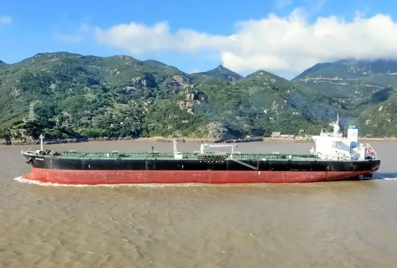 SEA HOLLY Tanker IMO 9266865 photo 3