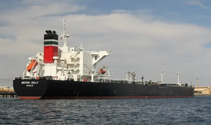 SEA HOLLY Tanker IMO 9266865 photo 9