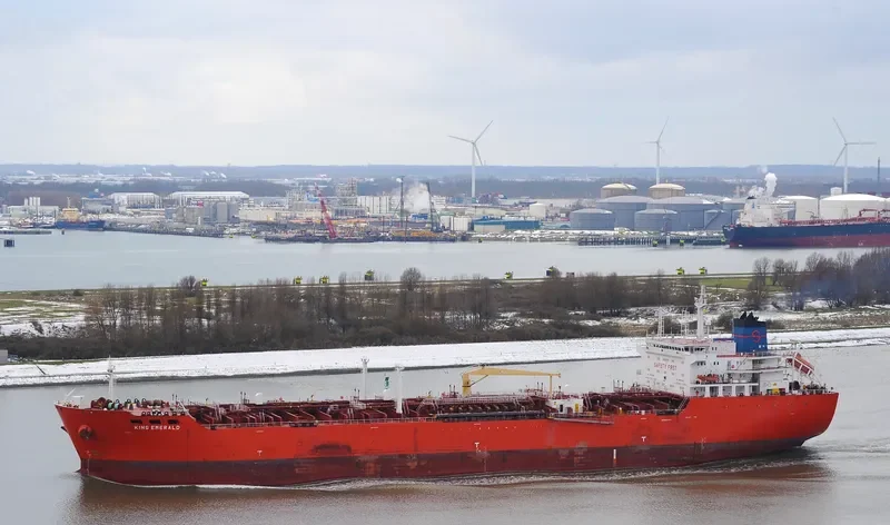 BULL KANGEAN Tanker IMO 9267027 photo 7