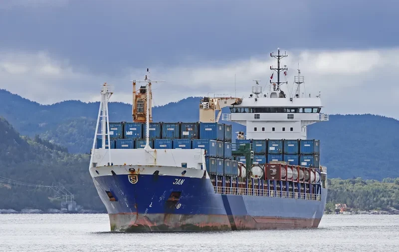 BERING Container Ship IMO 9267297 photo 10