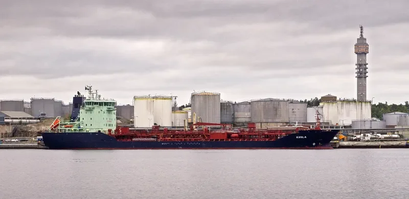 KIISLA Tanker IMO 9267558 photo 6