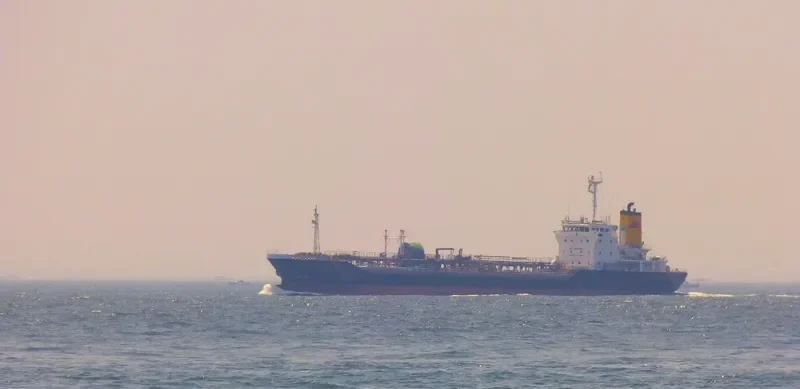 SHINMICHI MARU Tanker IMO 9267730 photo 6