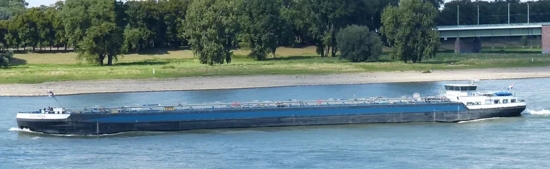 JOLANDA Tanker IMO 9267895 photo 7