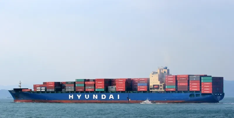 HYUNDAI GLORY Container Ship IMO 9267936 photo 7
