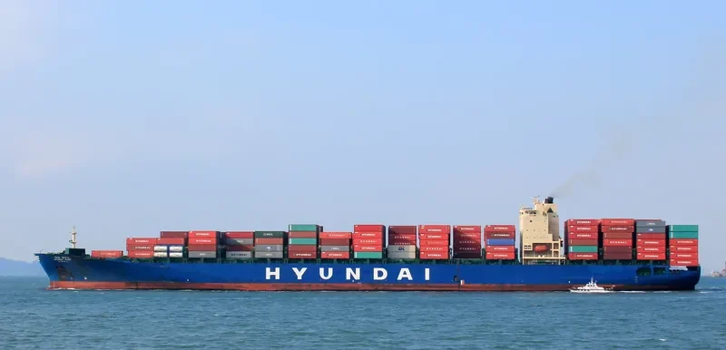 HYUNDAI GLORY Container Ship IMO 9267936 photo 8