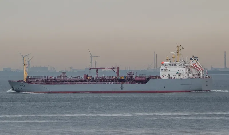WILLY Tanker IMO 9268241 photo 8