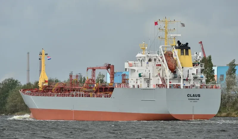 CLAUS Tanker IMO 9268253 photo 4