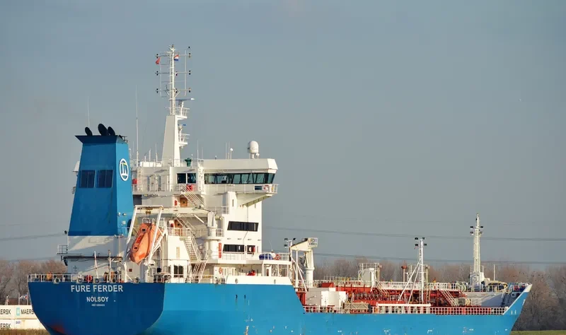 FURE FERDER Tanker IMO 9268423 photo 3
