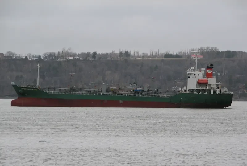 DRAGON LUCKY Tanker IMO 9268552