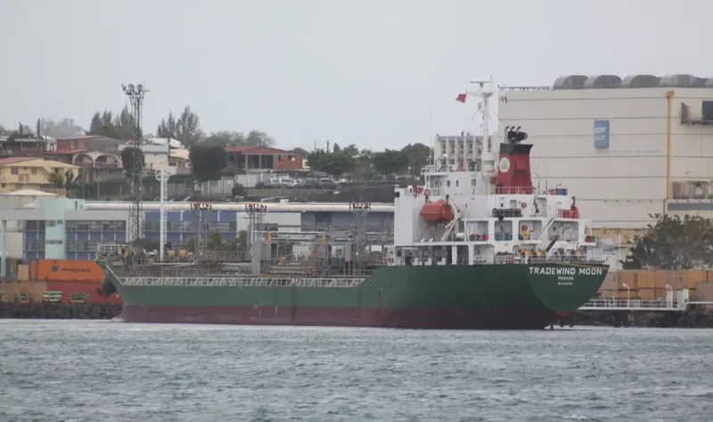 DRAGON LUCKY Tanker IMO 9268552 photo 2