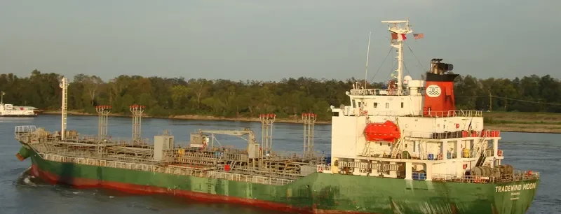 DRAGON LUCKY Tanker IMO 9268552 photo 6
