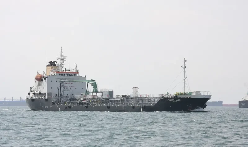 SEA SINCERITY Tanker IMO 9269398 photo 2