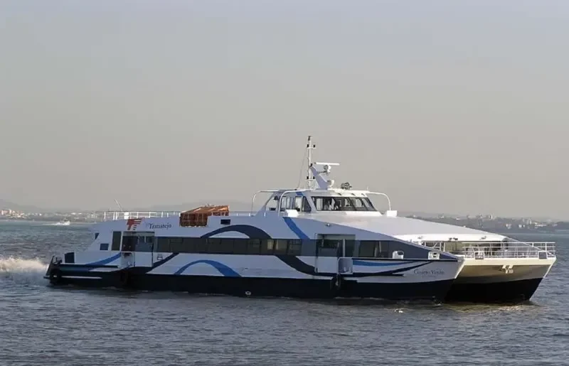 CESARIO VERDE Passenger Ship IMO 9269635 photo 2
