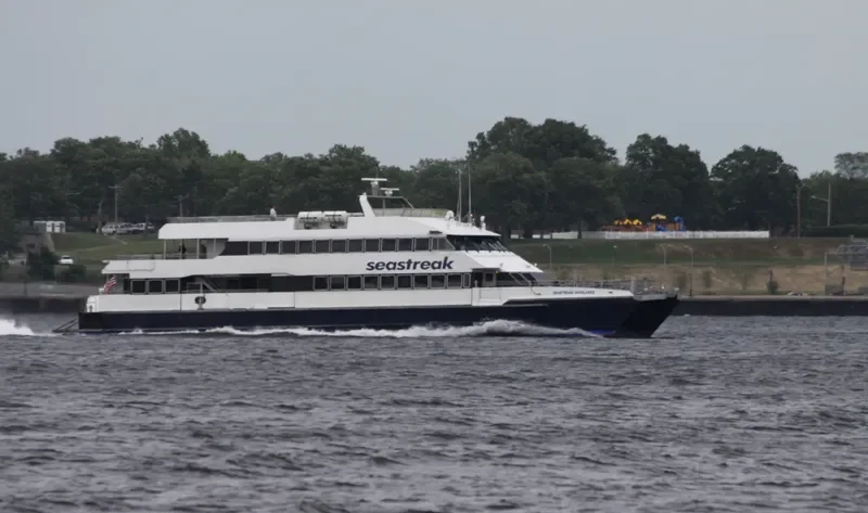 SEASTREAK HIGHLANDS Passenger Ship IMO 9270270 photo 9