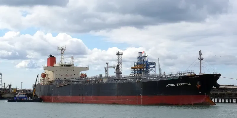 BRATASENA Tanker IMO 9271236 photo 5
