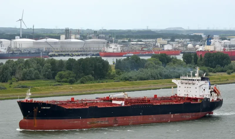 CHAMPION CONTEST Tanker IMO 9272199 photo 3
