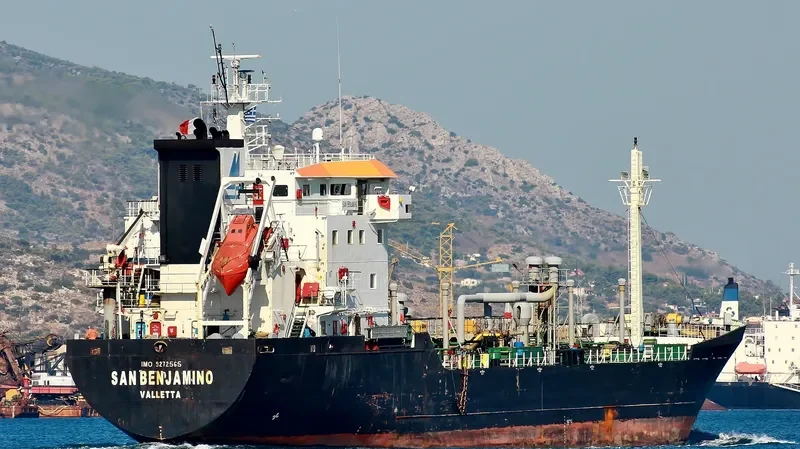 3B SPIRIT Tanker IMO 9272565 photo 4
