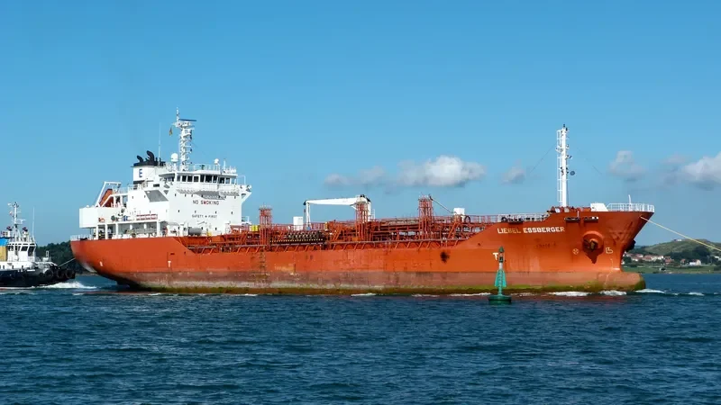 LIESEL ESSBERGER Tanker IMO 9272761 photo 6