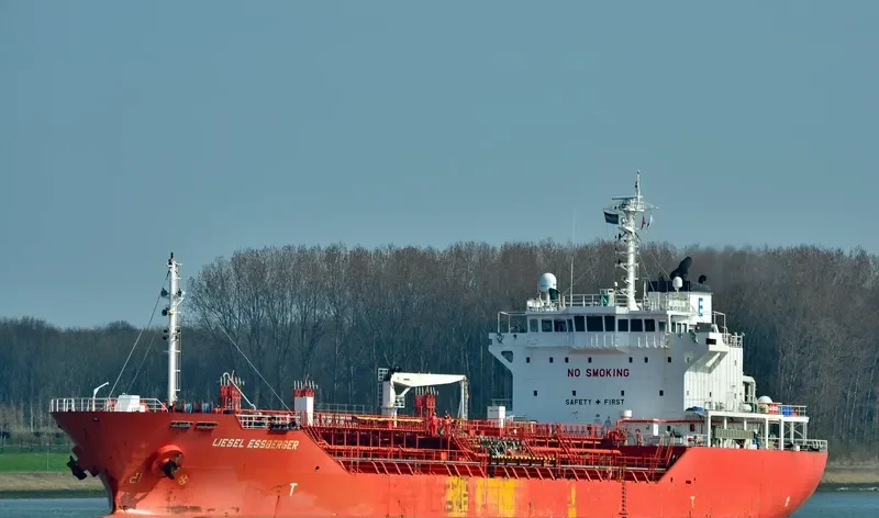 LIESEL ESSBERGER Tanker IMO 9272761 photo 9