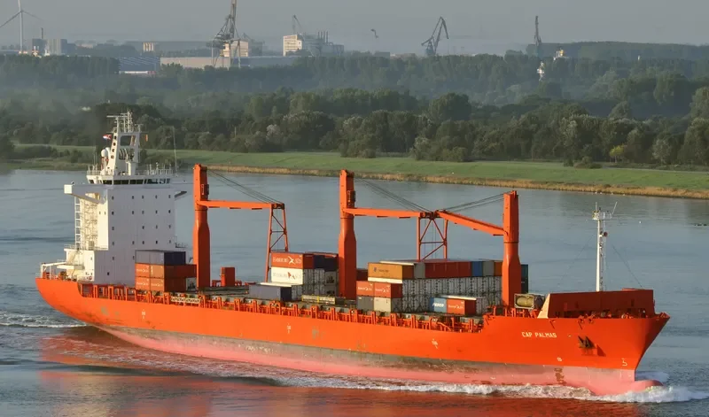SPIL NIKEN Container Ship IMO 9273947 photo 6